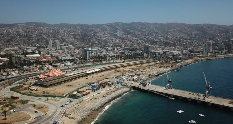 Autoridades entregan consejos y recomendaciones antidelincuencia a turistas en región de Valparaíso