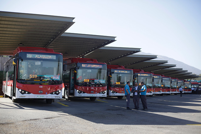 Mañana comienzan a operar 120 nuevos buses ecológicos del Transantiago