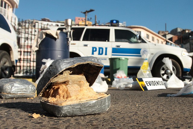 A lo “Breaking Bad”: tres personas detenidas por posesión de metanfetamina