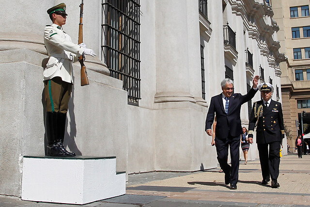 Cadem: Apoyo a Piñera sube a 40% y el 63% respalda el control preventivo