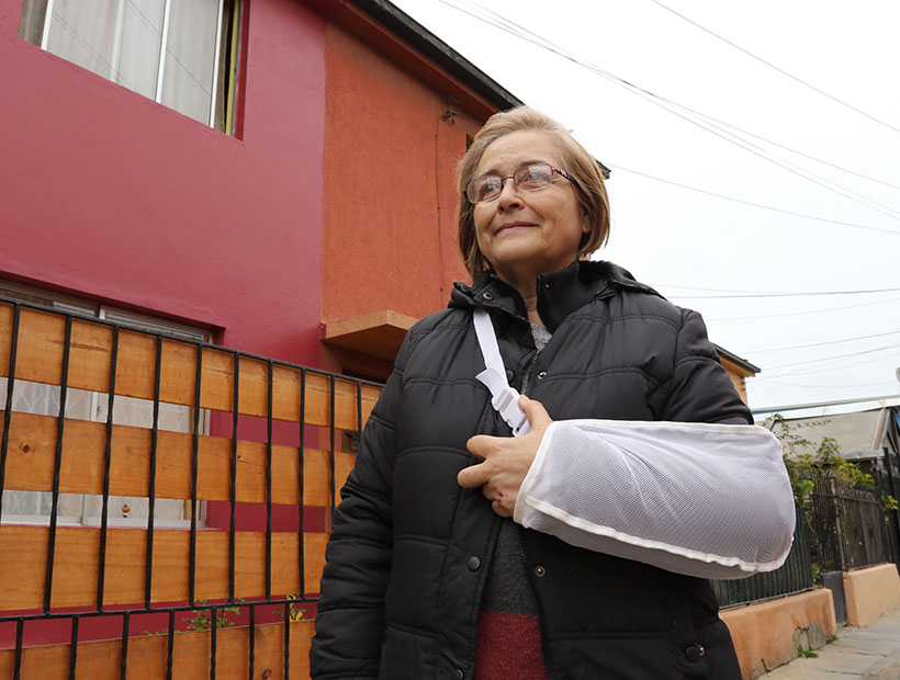 Viña del Mar:  dirigente sufrió  caída por vereda en mal estado