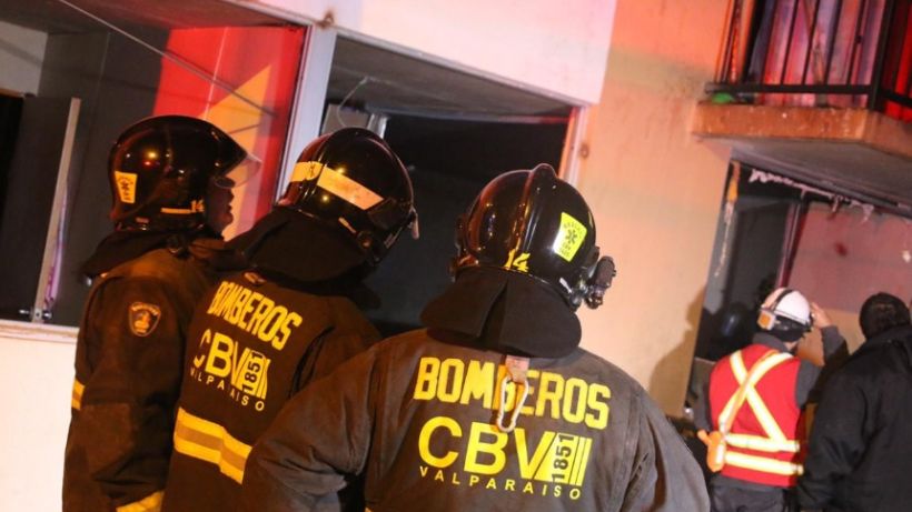 Explosión de gas en Valparaíso acabó con un departamento