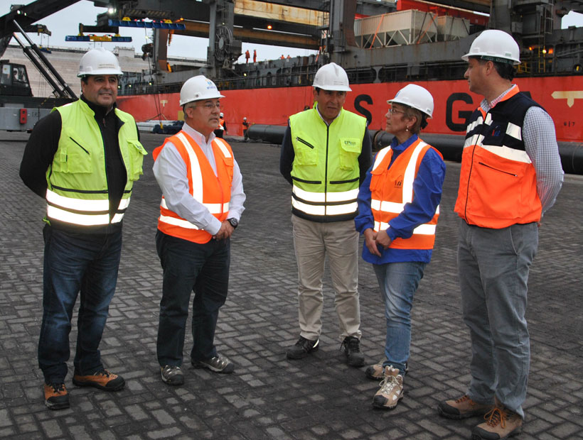 Iquique: 2 mil toneladas de tuberías llegaron para el proyecto minero