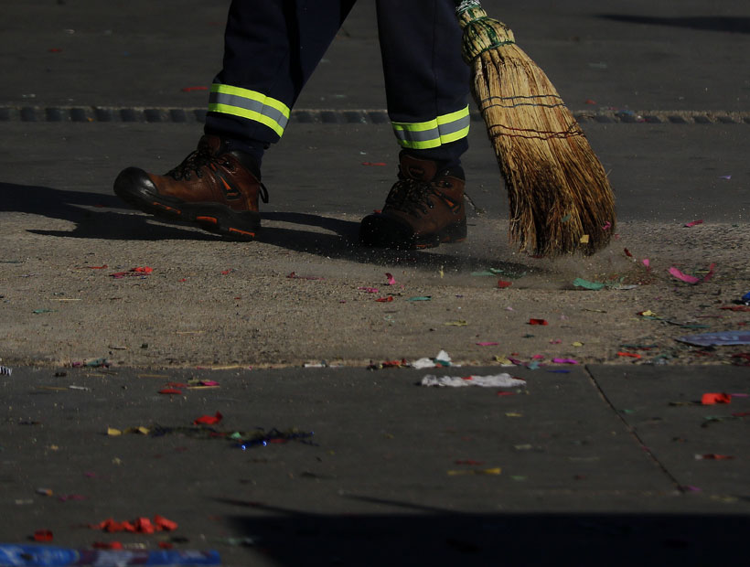 Valparaíso: vecinos presentan molestias por multas aplicadas al limpiar la calle
