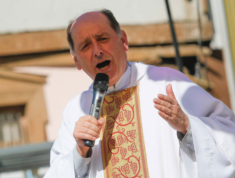 Padre y crisis eclesiástica: “Si una estructura no funciona, hay que cambiarla”