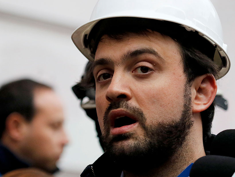 Valparaíso: Sharp pide ayuda al Estado luego del derrumbe de vivienda