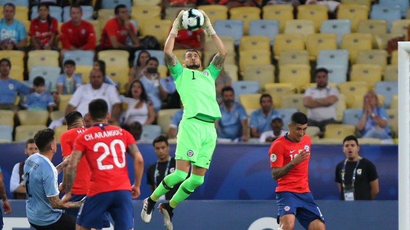 Arias y sobre la convocación de Claudio Bravo: “Hay que disfrutar y aprovechar todo lo que nos pueda aportar”