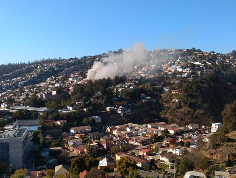 Viña del Mar: Incendio consumió una  vivienda en Chorrillos