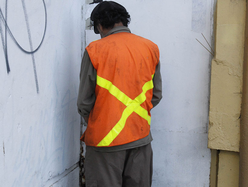 Buscarían imponer penas de cárcel para las personas que orinen en la calle