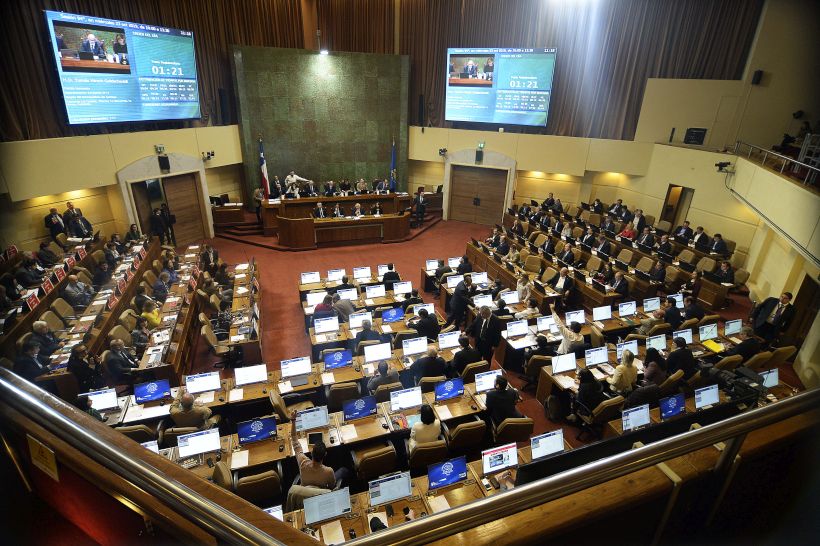 Cámara Baja aprueba rebaja de 50% en la dieta de autoridades y parlamentarios