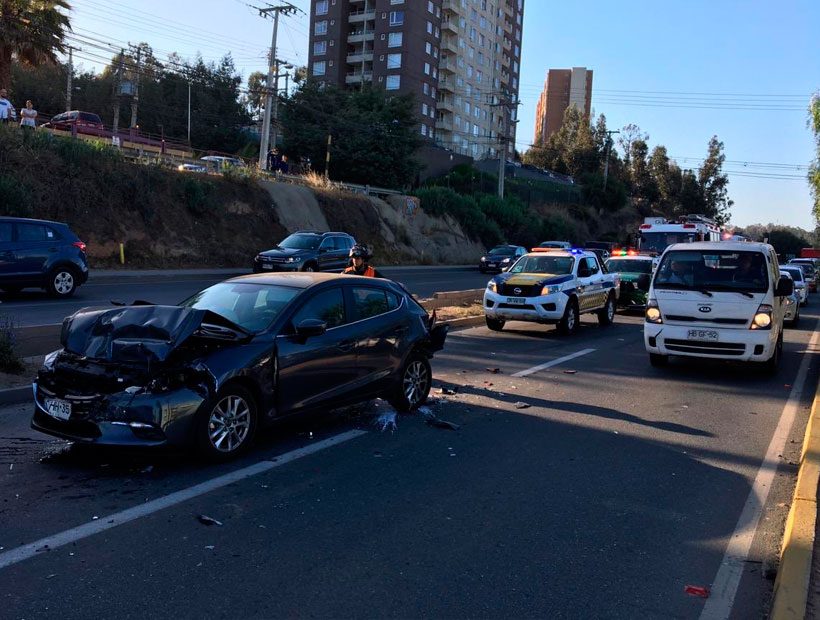 Accidente múltiple dejó un lesionado en Camino Internacional