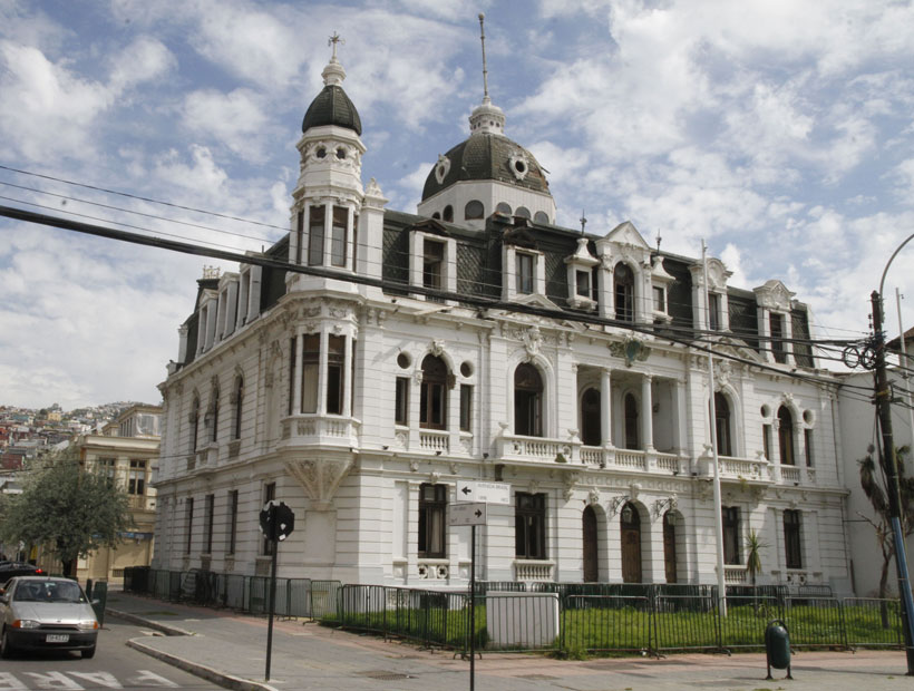 Valparaíso: Carabinero de civil fue baleado en un asalto frustrado