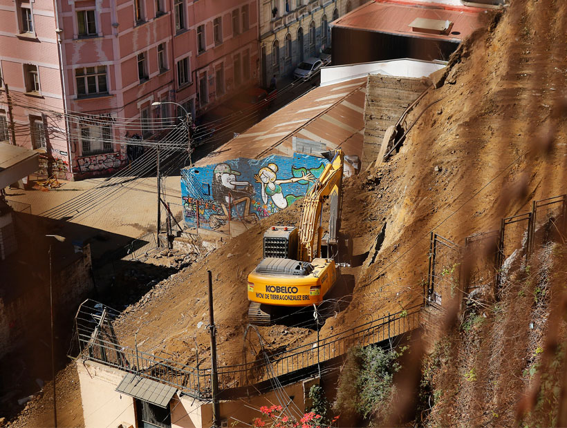 Valparaíso: 40 viviendas deberan ser demolidas por peligro de colapso