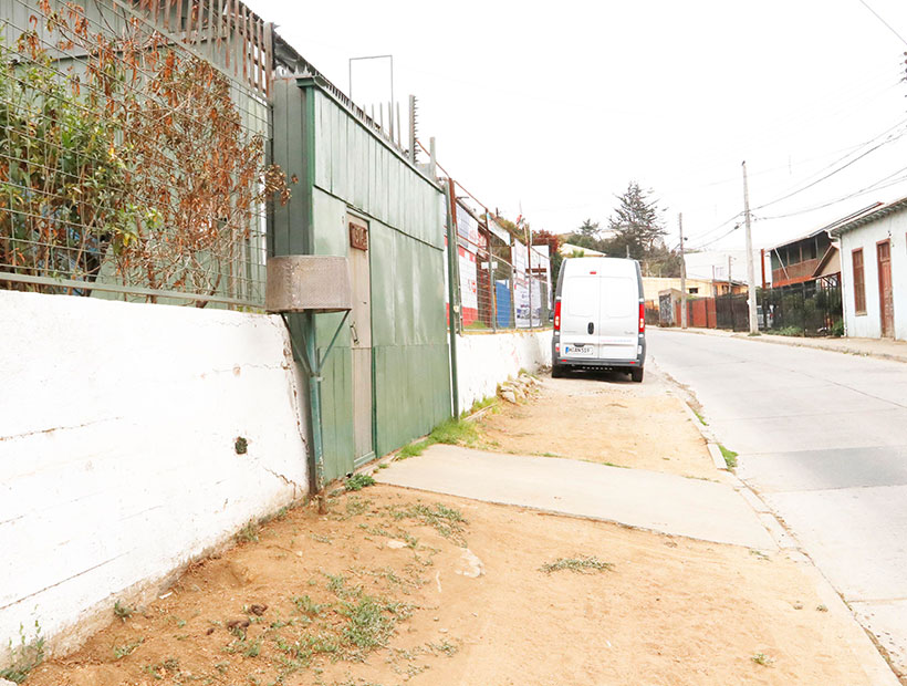 En Valparaíso roban auto por medio de “portonazo” en el cerro San Roque