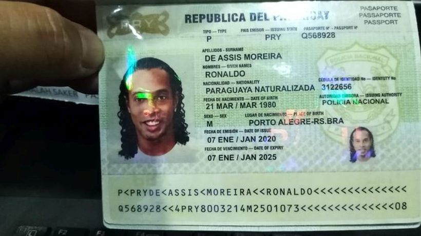 Ronaldinho es investigado por ingresar con documentos falsos a Paraguay