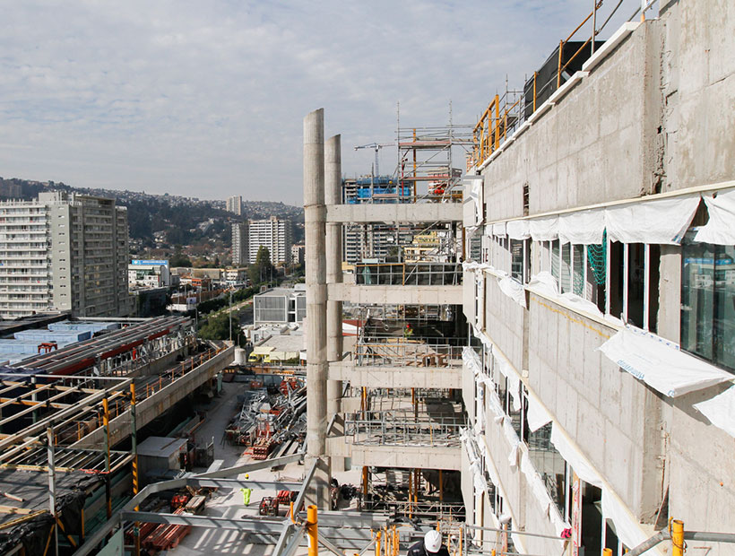 Robo de materiales de construcción del hospital Gustavo Fricke dejo a tres detenidos