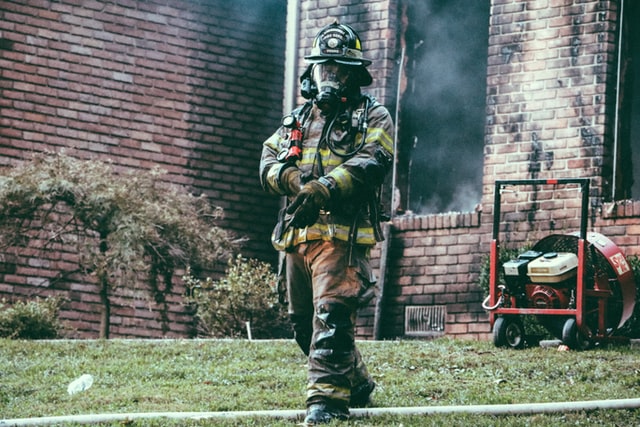 Incendio afectó a casona en San Felipe: hogar de ancianos colindante fue evacuado preventivamente