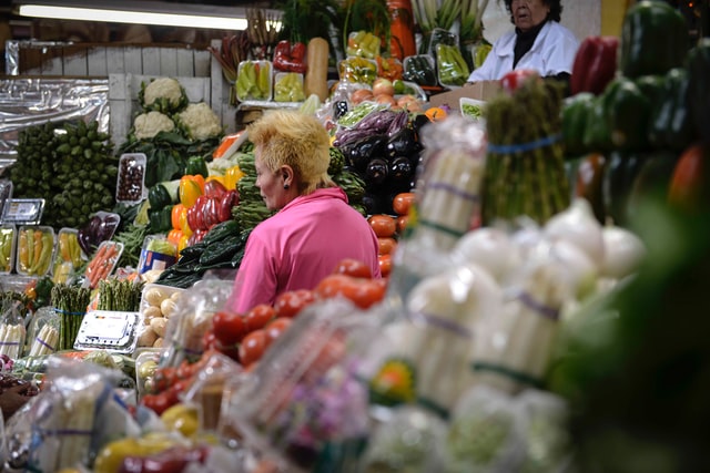 Ventas del comercio se resienten por quinto mes consecutivo en Valparaíso, Bío Bío y La Araucanía