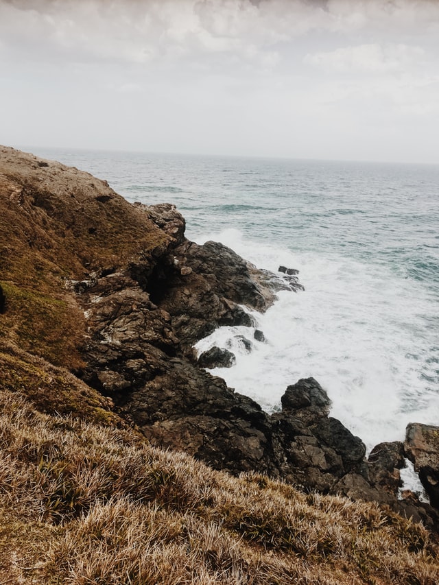 Sin éxito continúa búsqueda de hombre que cayó al mar en El Quisco