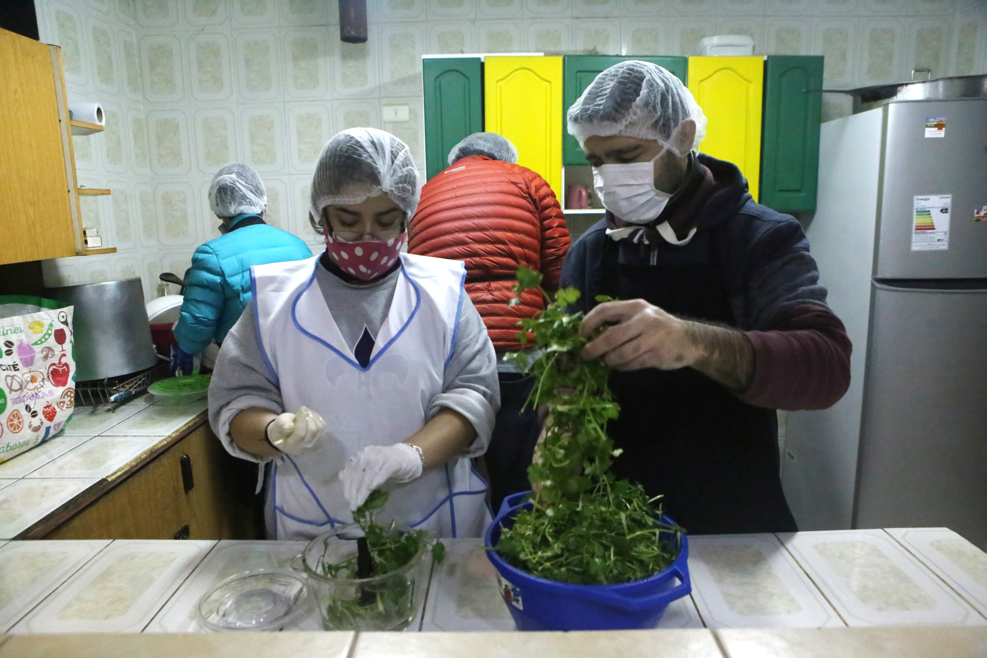 Colaboradores del Grupo Chilquinta realizan campaña para apoyar a comedores solidarios