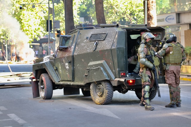 Encuesta Cadem: Aprobación del Presidente Piñera baja a un 18% y rechazo a Carabineros llega a niveles del 18-O