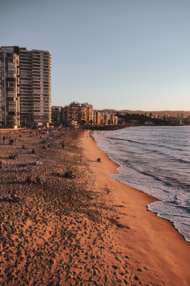 Reginato pidió adelantar la temporada de playas en Viña del Mar