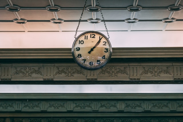 El Reloj de Flores hace un año que no marca la hora: manecillas no serían repuestas