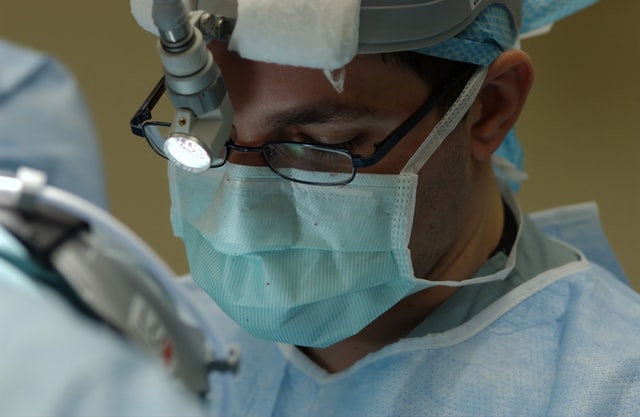 Hospital de Valparaíso realizó por primera vez cirugía de epilepsia con monitoreo electroencefalógrafo