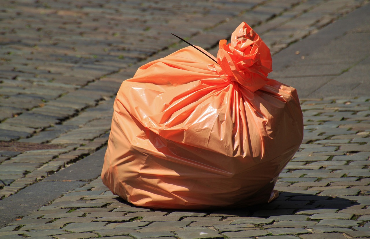 Jornada deportiva por el medio ambiente logra recoger 70 kilos de basura por las calles de Valparaíso