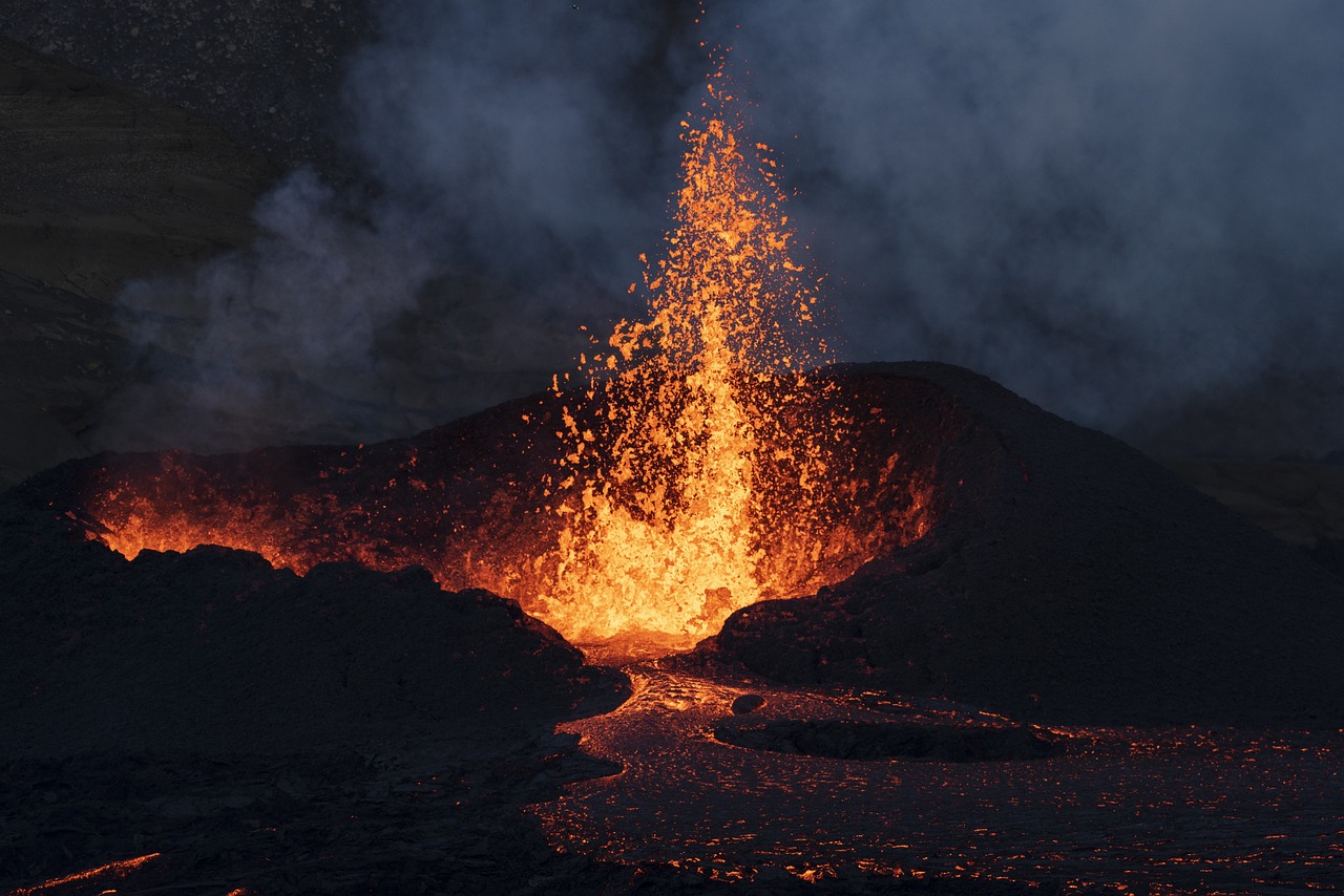 Ministra Tohá y actividad del volcán Villarrica: “Hay riesgo de una erupción similar a la que hubo hace algunos años”
