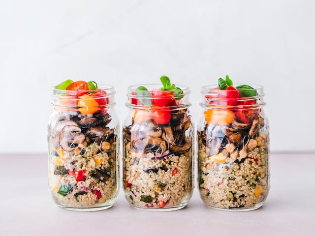 Superalimentos locales: redescubriendo la quinoa y el maqui