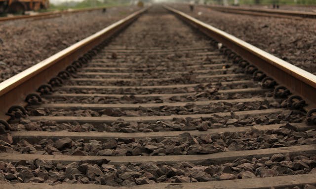Tren Santiago-Valparaíso sin avance: Ministra López reconoce que proceso de licitación está “detenido”