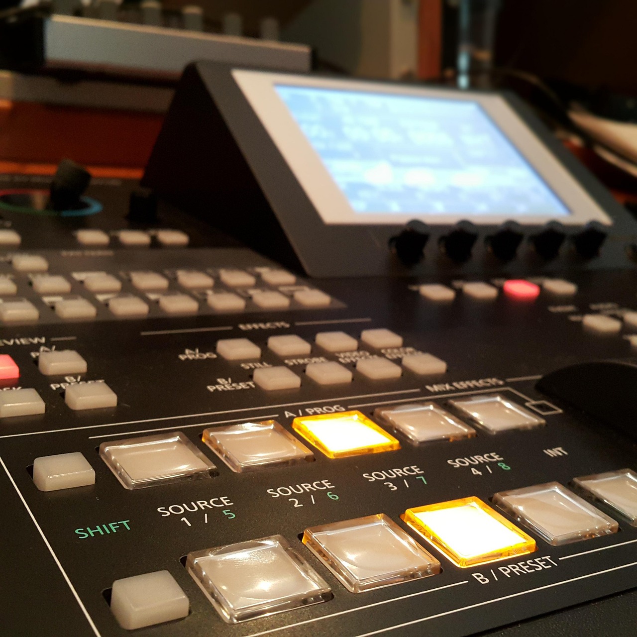 Polémica por fondos del Ministerio de las Culturas destinados a muestra de cine sobre pornografía en Valparaíso